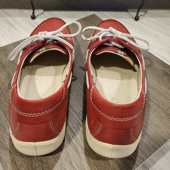 Ecco Women's Vibrant Red Leather Flats Size 39 - Picture 4 of 12
